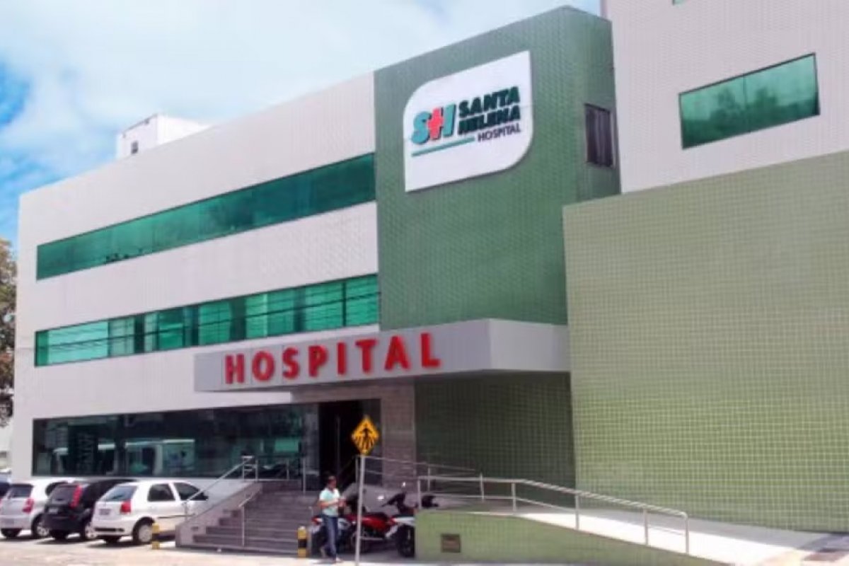 Operário chinês tem dedo amputado após acidente em obra da BYD na Bahia; montadora é investigada pelo MPT