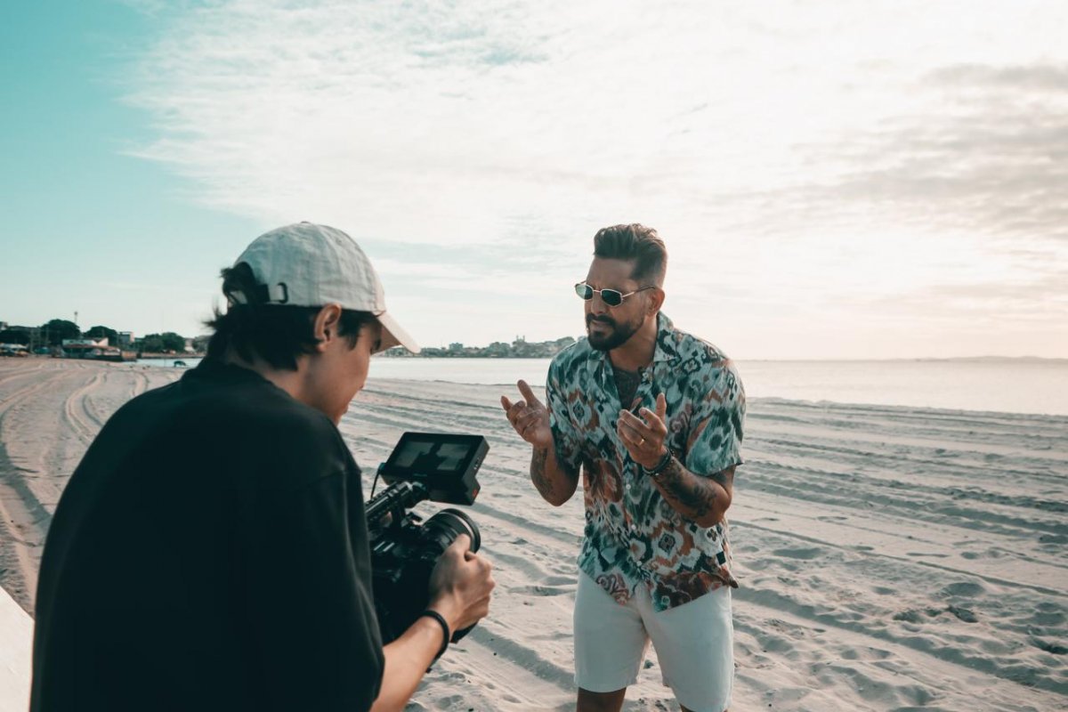 Banda EVA lança clipe de "Riqueza"!