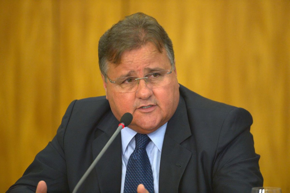 PGR dá parecer favorável à regime semiaberto para ex-ministro Geddel