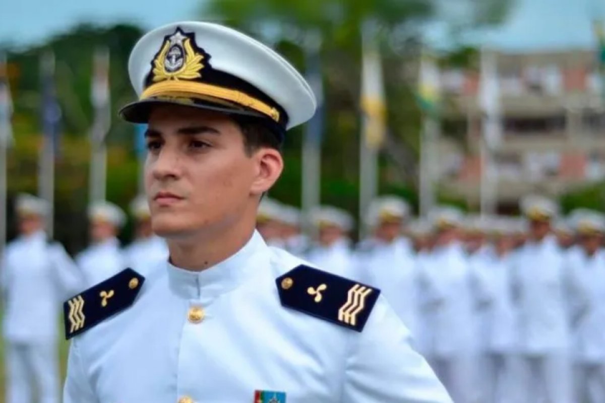 Após polêmica, Marinha anuncia concurso com 800 vagas