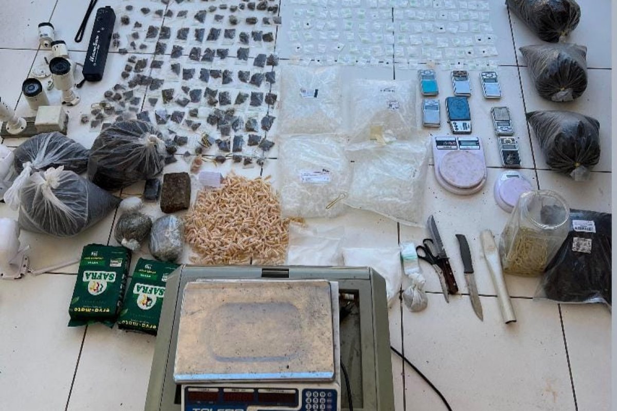 Drogas são encontradas pela PM em Cândido Sales
