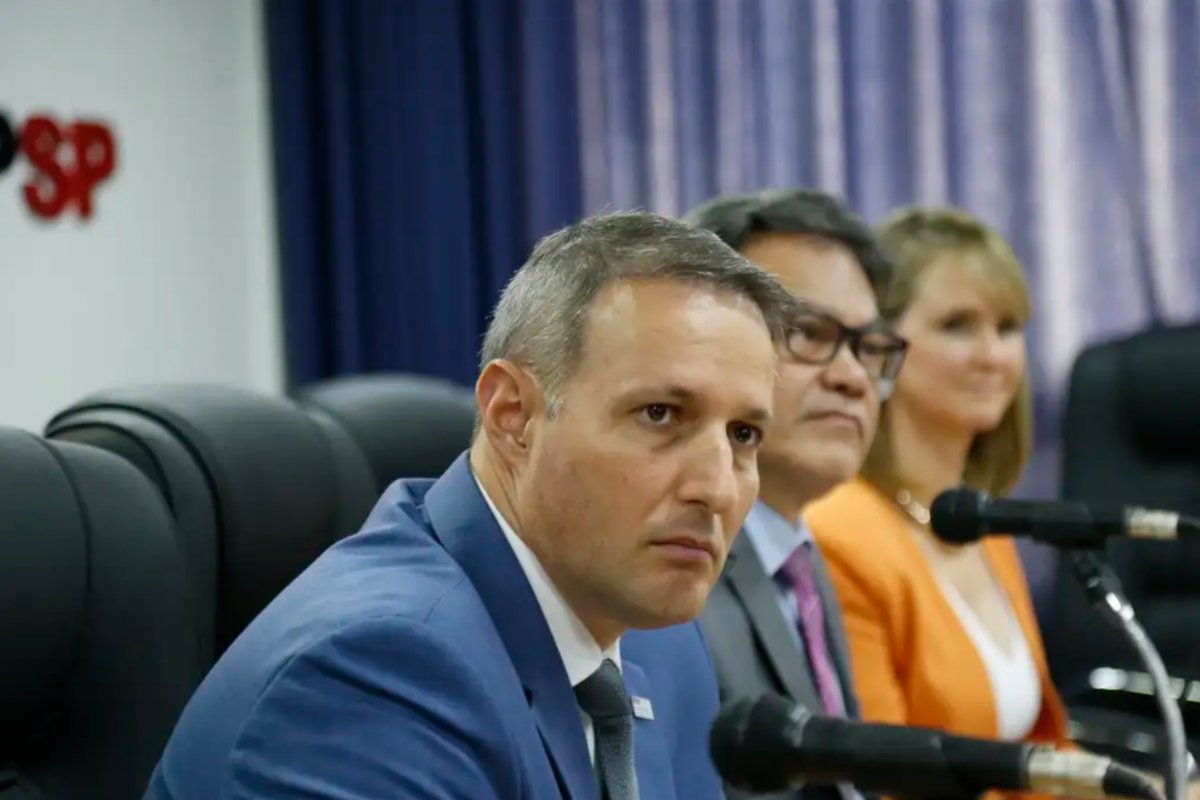 Deputados de São Paulo pedem impeachment de secretário de segurança