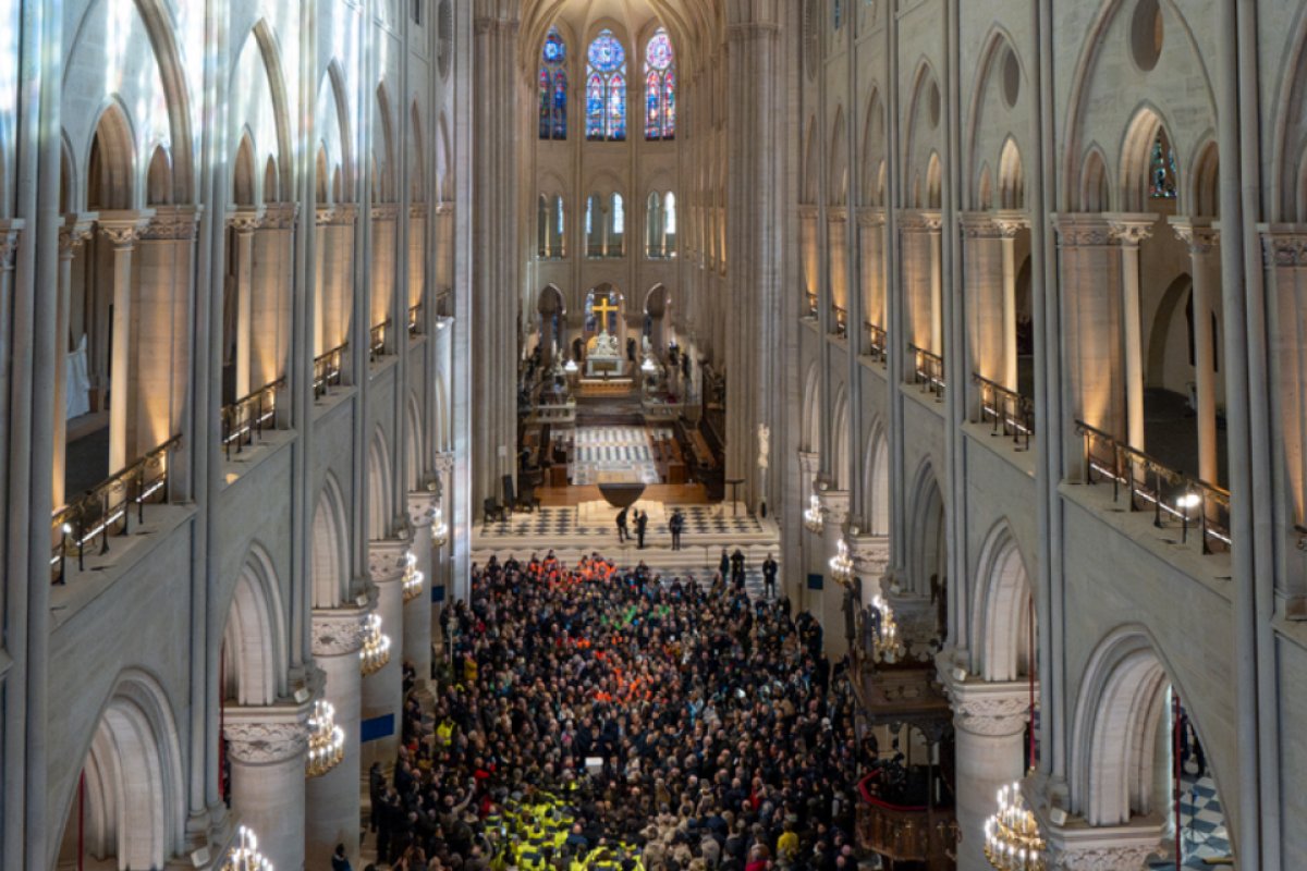 Vídeo: Catedral de Notre-Dame é reaberta após 5 anos de restauração; confira