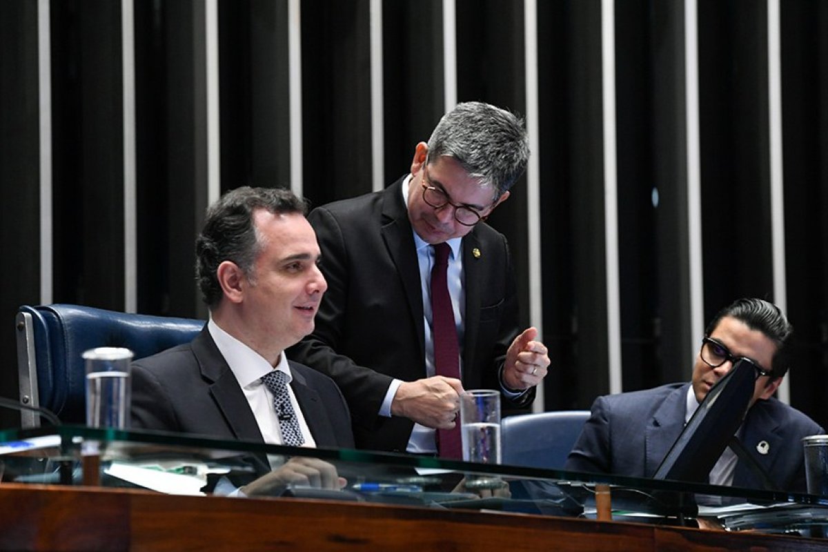 Líder do governo quer votação de vetos pelo Congresso nesta terça (10)