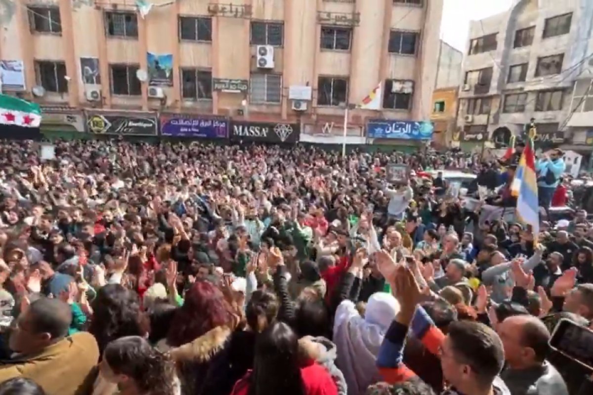 Vídeo: regime de Assad cai na Síria, e população celebra fim de ditadura em cenário de incerteza