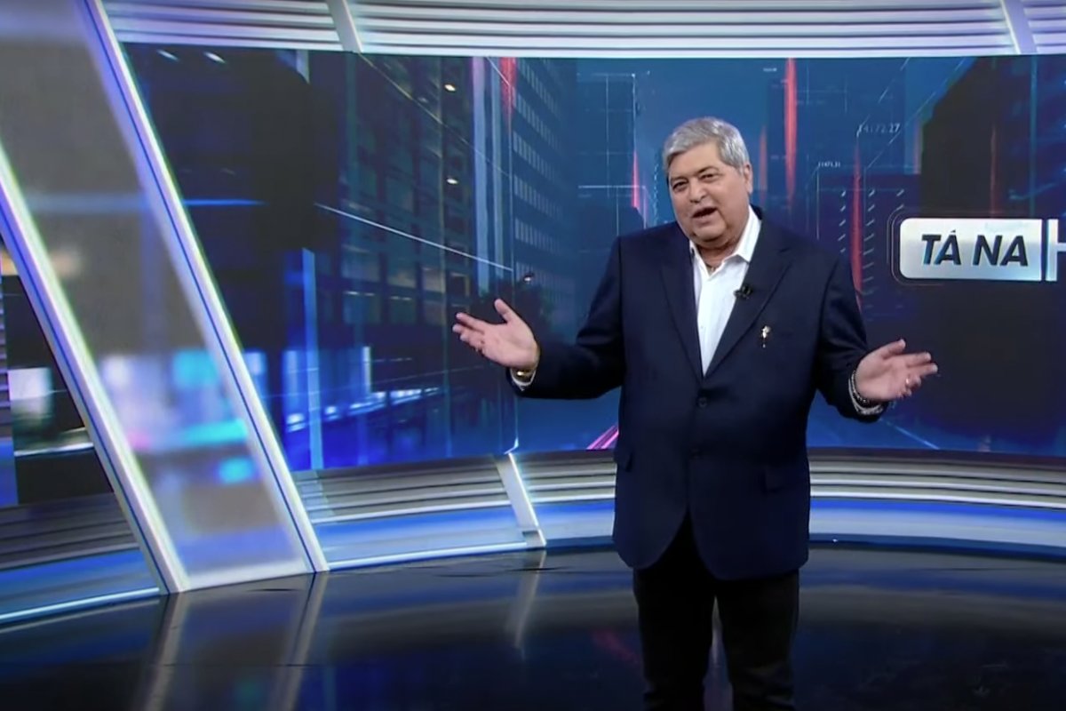 Datena espera uma "carreira longa e feliz" em estreia no SBT