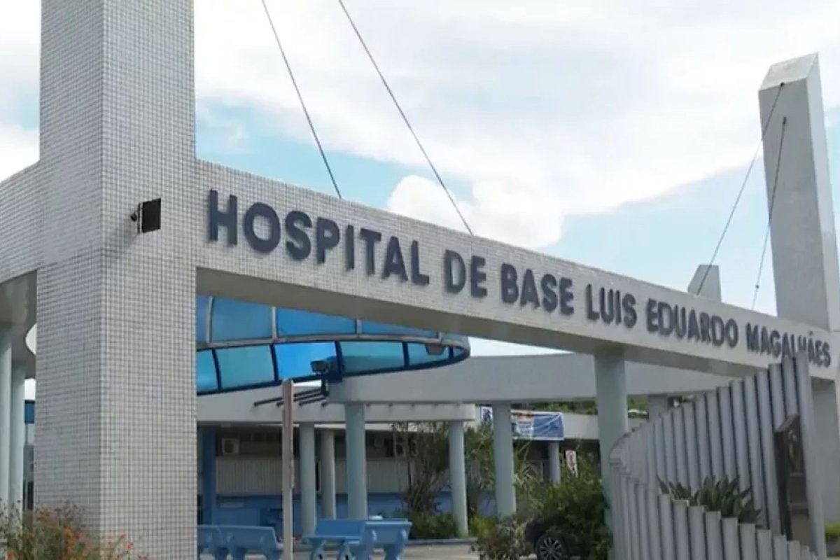 Homem é atropelado por moto ao prestar ajuda a colega com pneu furado no sul da Bahia