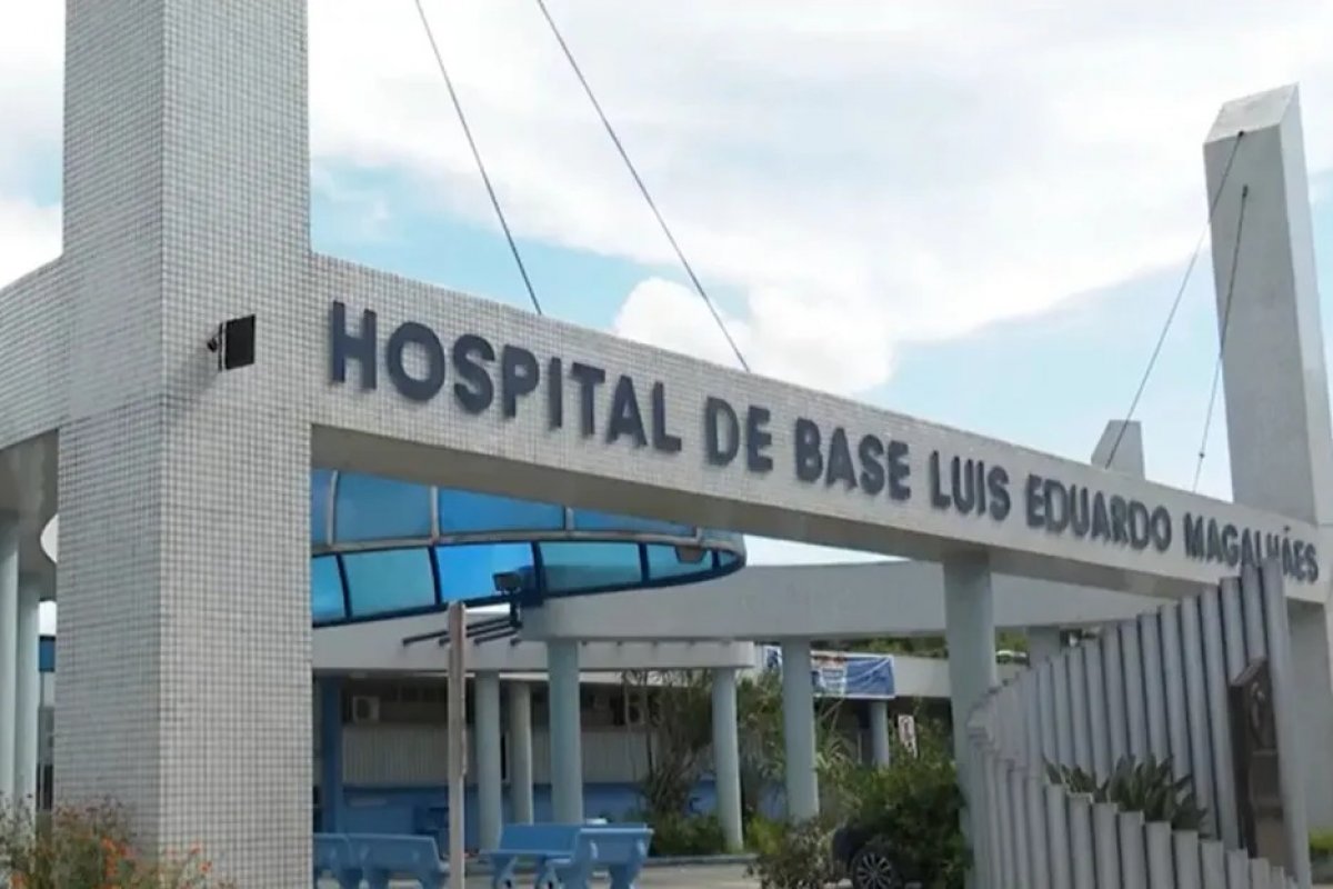 Homem é atropelado por moto ao ajudar colega com pneu furado no sul da Bahia