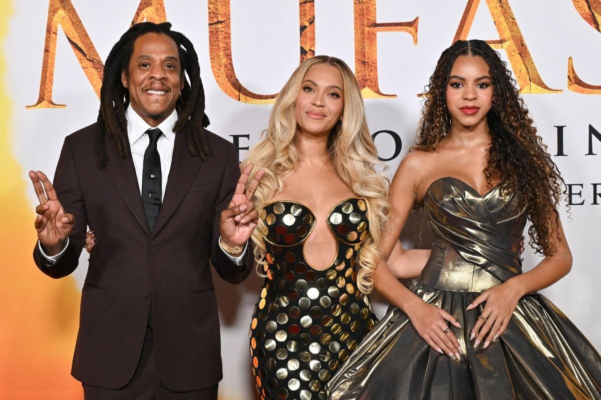 Jay-Z e Beyoncé fazem primeira aparição pública após rapper americano ser acusado de estupro