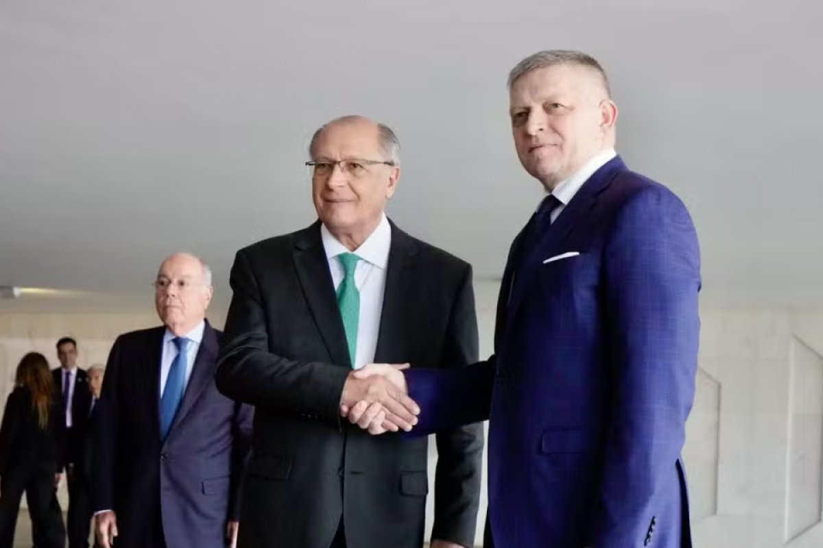 Após cirurgia de Lula, Alckmin recebe premiê da Eslováquia, alvo de atentado em maio