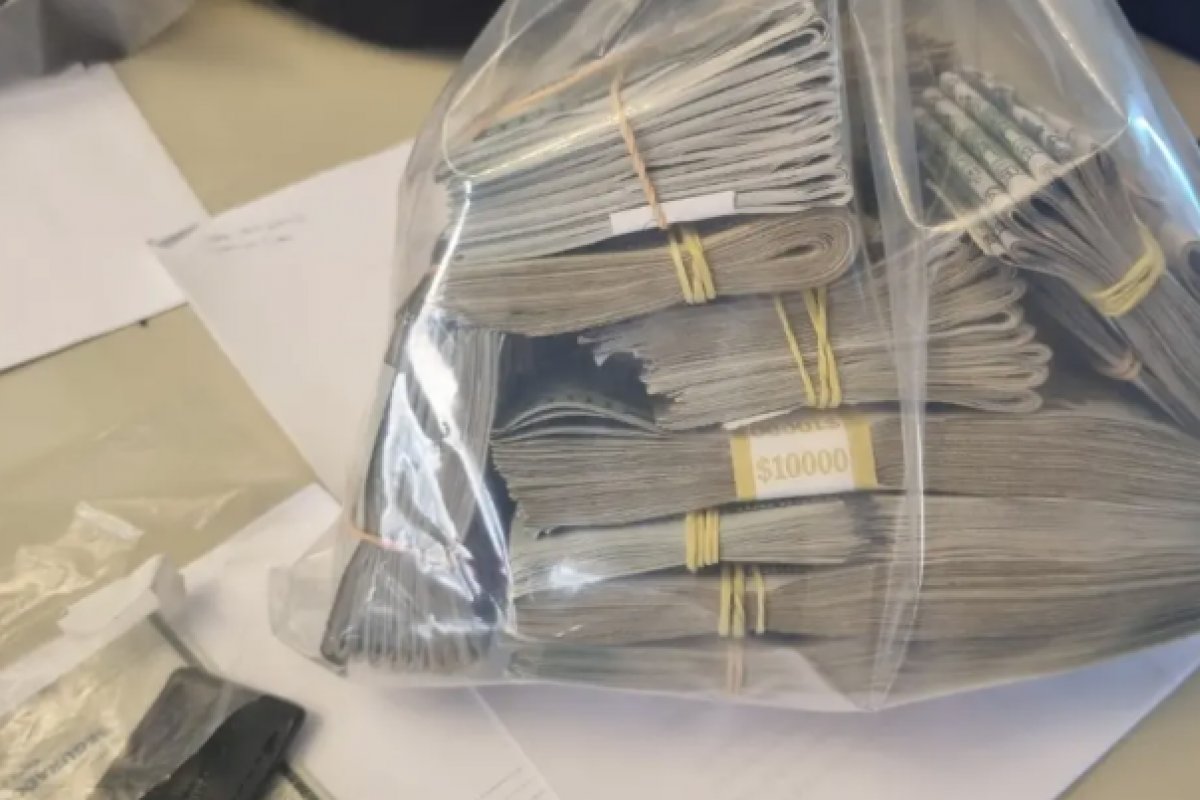 Joias, dinheiro e aviões foram apreendidos pela PF na Operação Overclean; confira algumas fotos