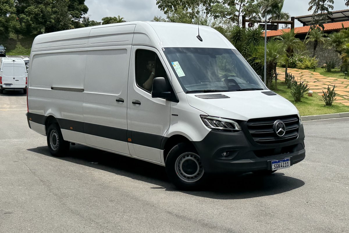 Mercedes lança eSprinter elétrica no Brasil