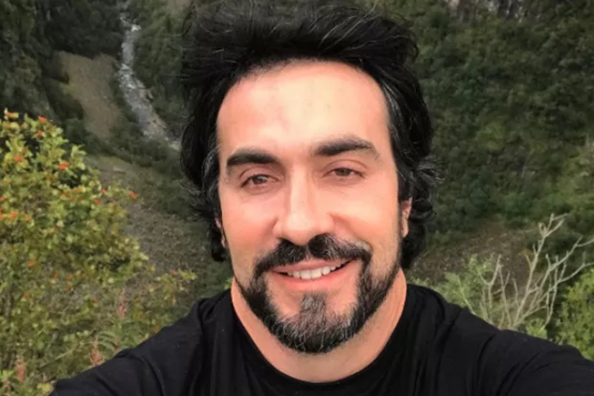 Padre Fábio de Melo revela ser perseguido por fã apaixonada por ele: 'Ela jura que sou apaixonado'