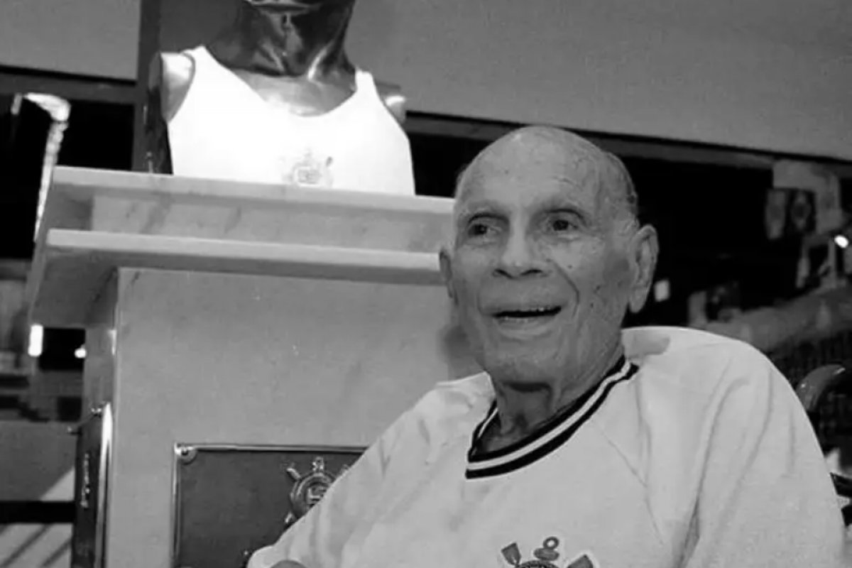 Morre o bicampeão mundial de basquete Amaury Pasos, aos 89