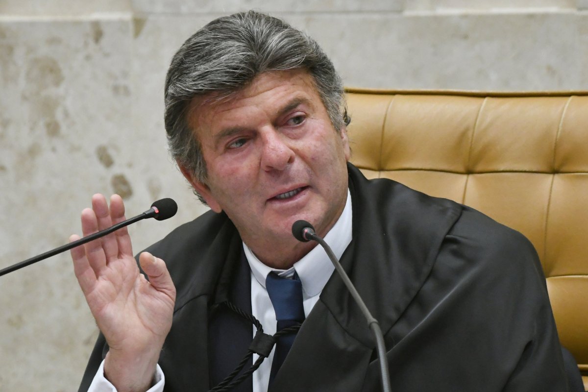 Fux fala em 'orgia legislativa' em meio a embate entre STF e Congresso sobre emendas