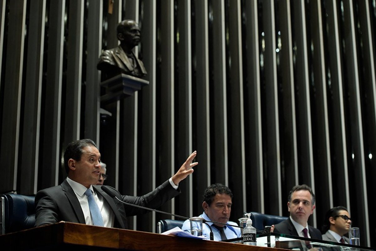 Senado aprova texto-base das eólicas offshore, com jabutis que beneficiam carvão e gás