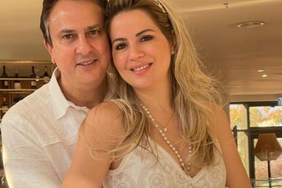 Psicopedagoga esposa de Camilo Santana é aprovada para vaga em tribunal do CE