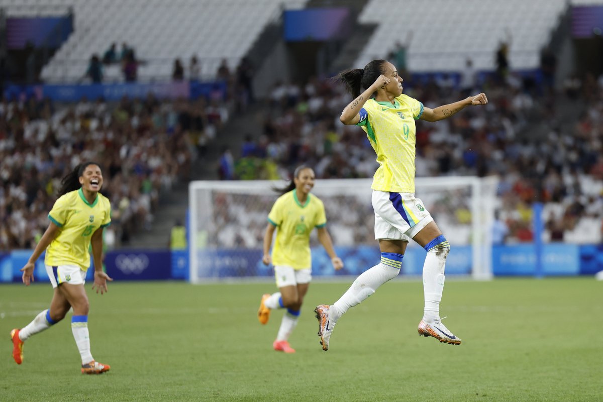 Seleção brasileira feminina termina o ano em 7º no ranking da Fifa