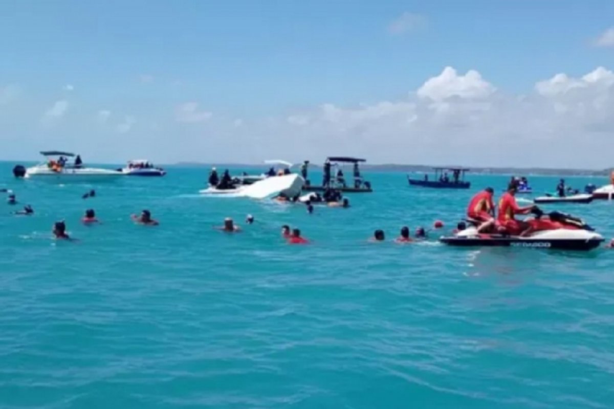 Turista morre após catamarã afundar durante passeio em Maragogi
