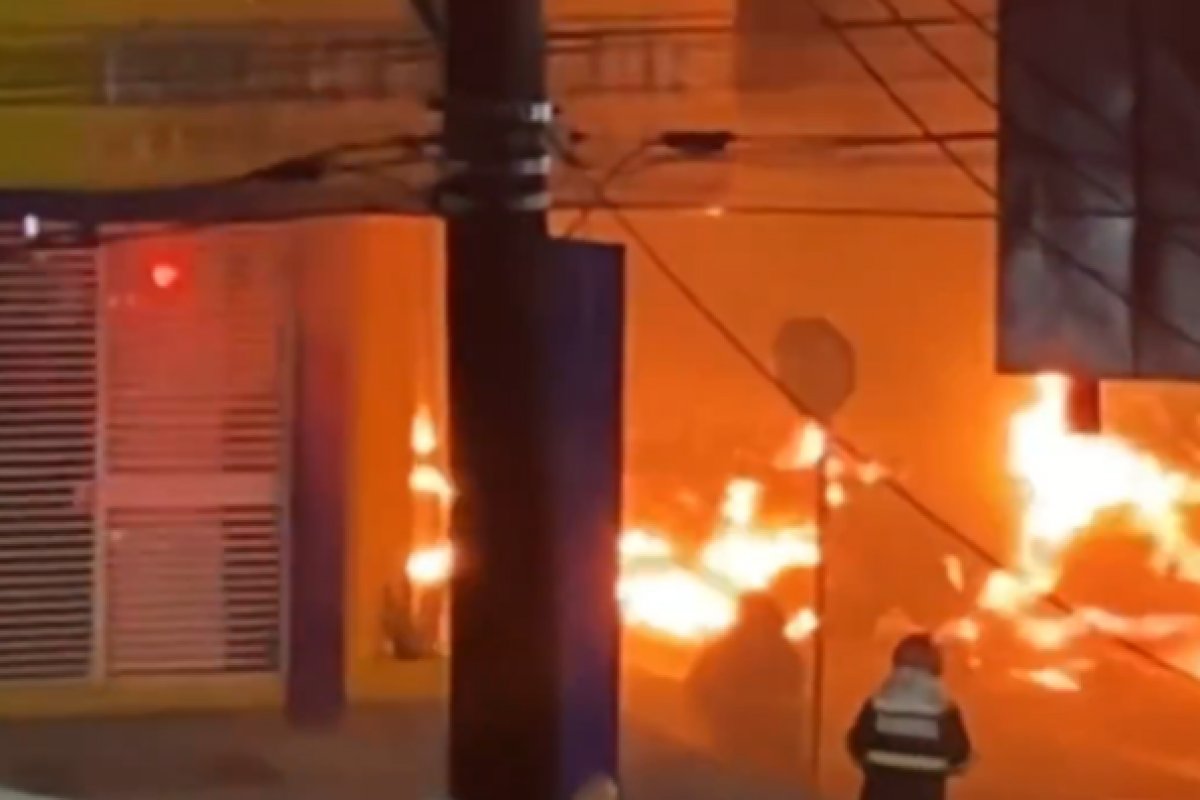 Vídeo: Ônibus em Manaus explode e pega fogo
