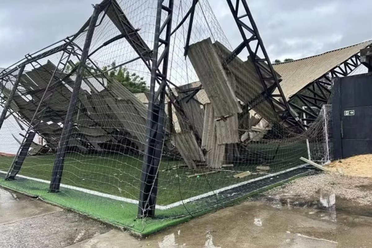 Ciclone subtropical atinge Rio Grande do Sul, provoca estragos e deixa dois feridos
