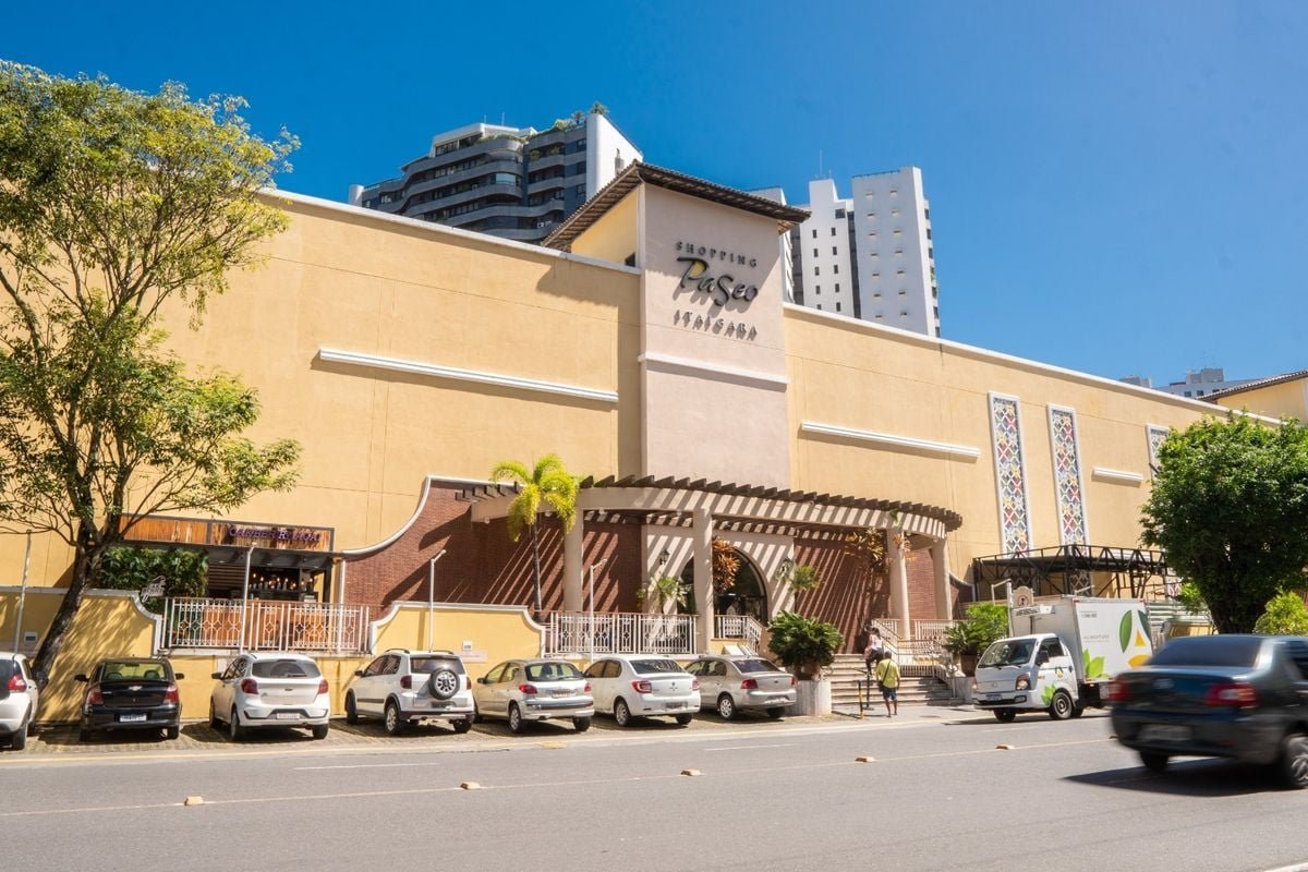 Funcionária é esfaqueada em shopping de Salvador; suspeito do crime é ex-companheiro da vítima