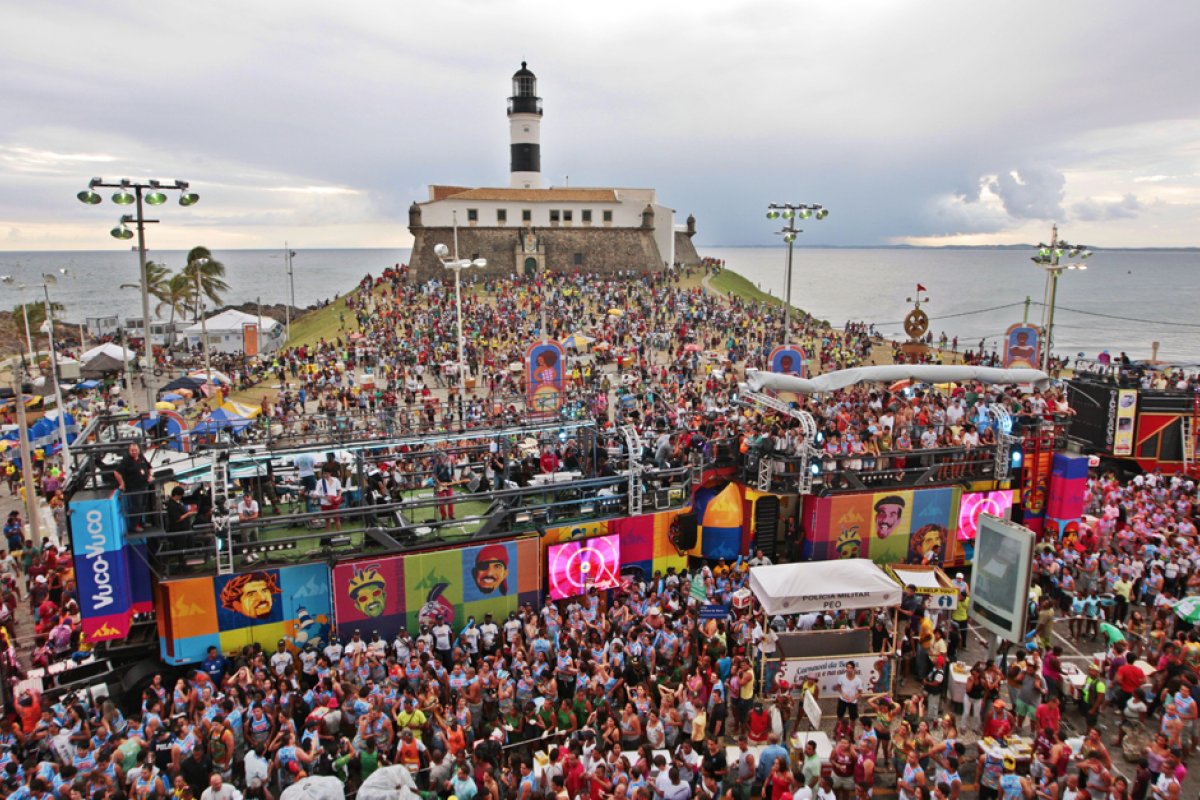 Comércio e turismo podem movimentar R$ 2,2 bilhões no Carnaval