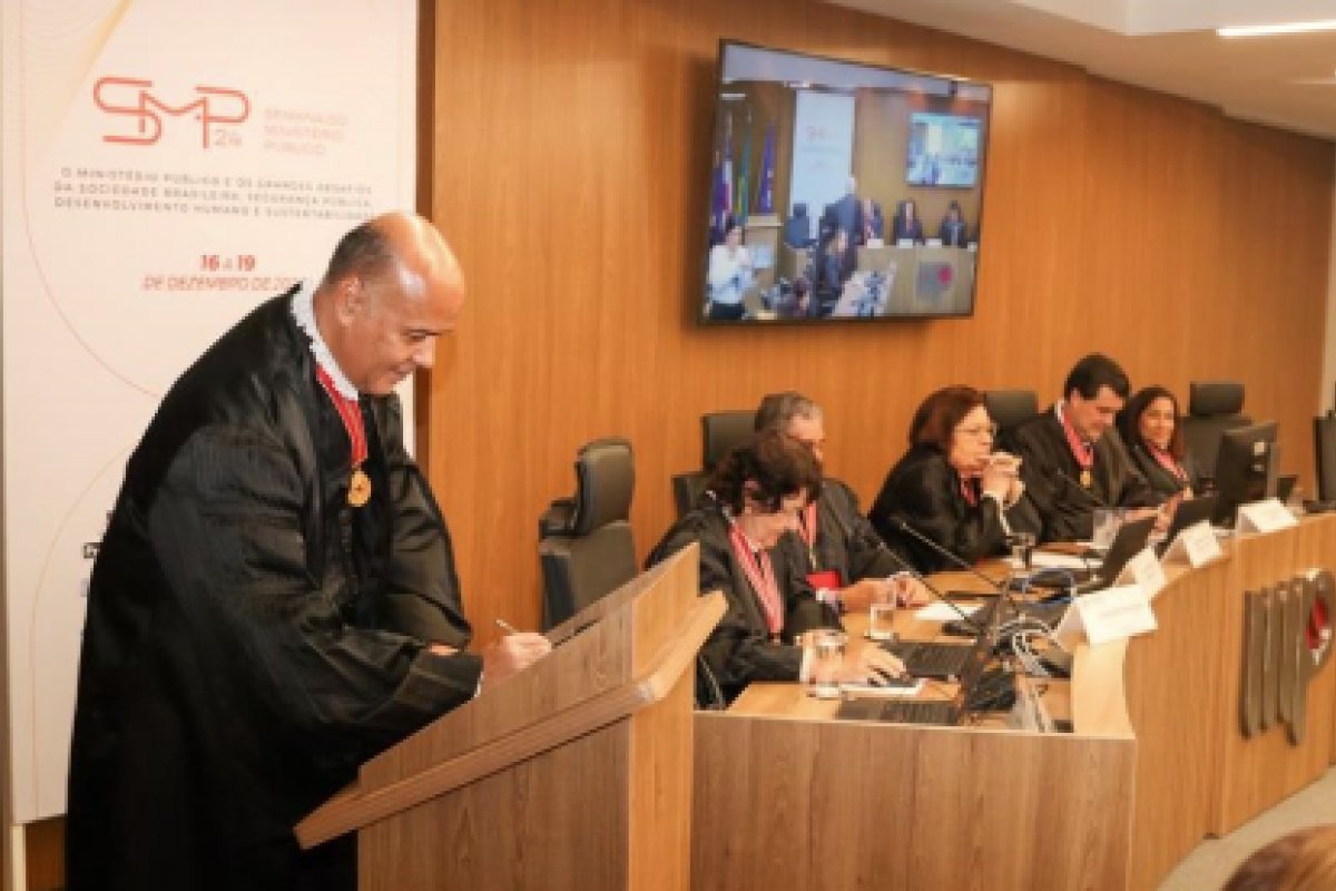 Novos membros do Conselho Superior tomam posse para o biênio 2024-2026