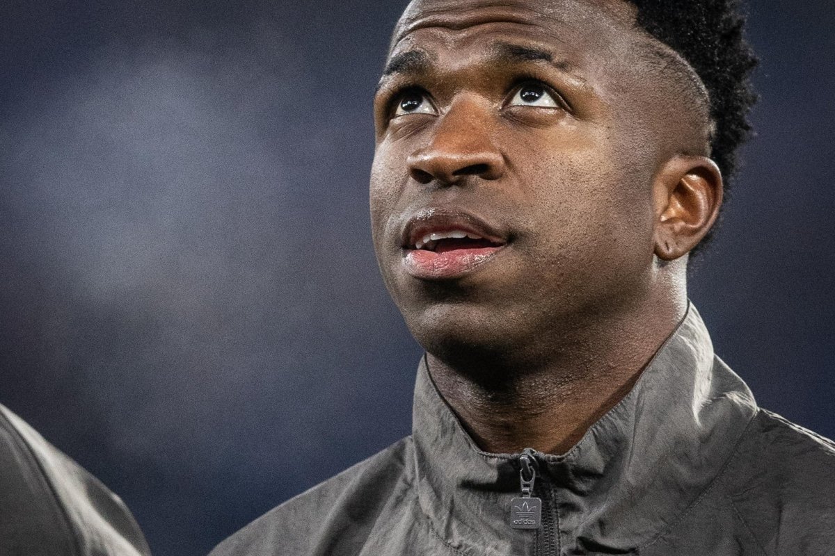 Vinicius Jr. é eleito melhor do mundo pela Fifa e repete Romário, Ronaldo e Ronaldinho