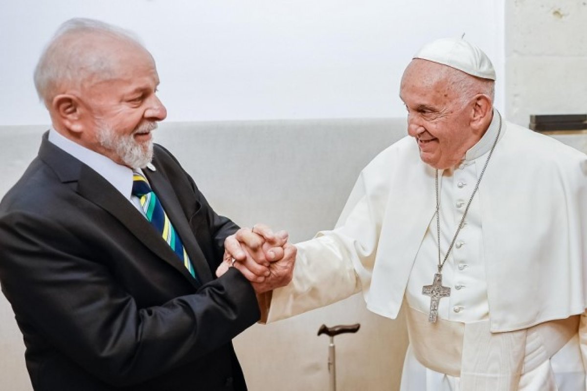 Lula manda os parabéns para o Papa Francisco pelo aniversário de 88 anos