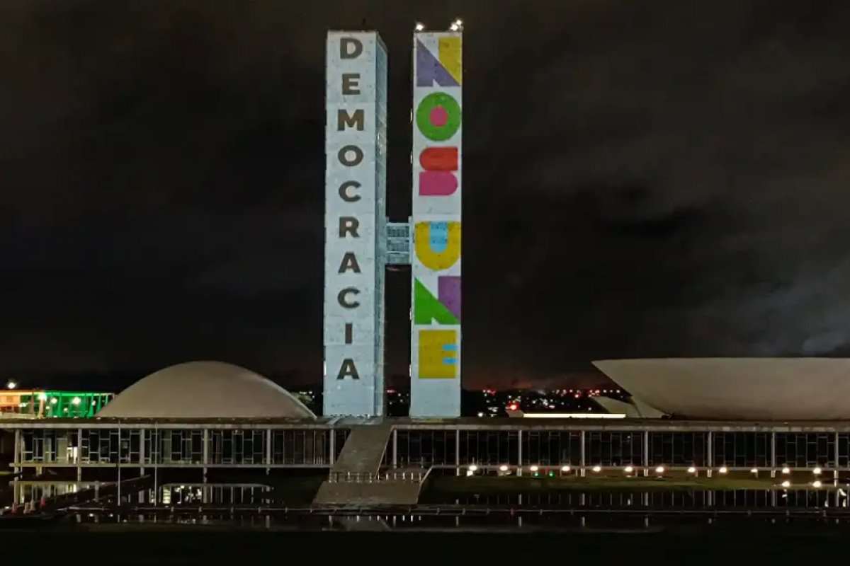 69% dizem preferir a democracia no Brasil; eram 79% em 2022, aponta Datafolha