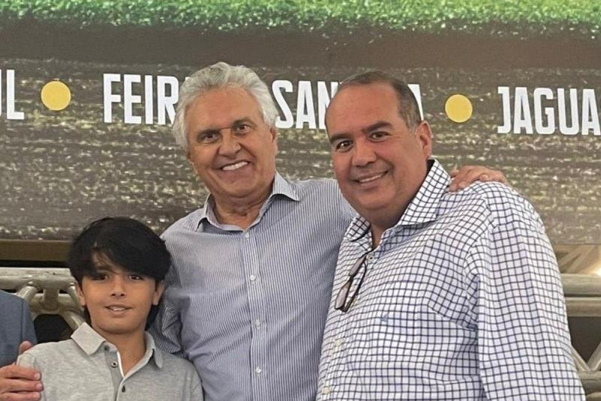 ALBA aprova Comenda 2 de Julho para o governador de Goiás, Ronaldo Caiado