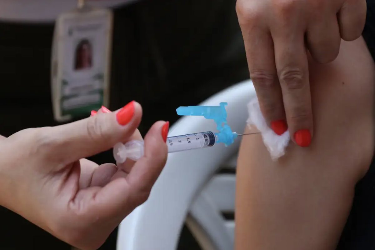 Rússia anuncia vacina contra o câncer para 2025