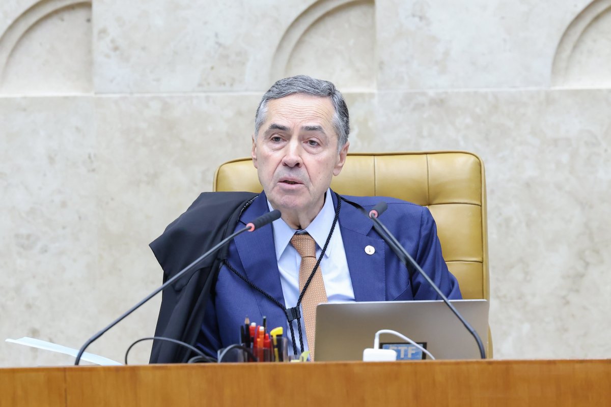 Barroso diverge em julgamento sobre redes no STF e defende manter regra atual para ofensa à honra