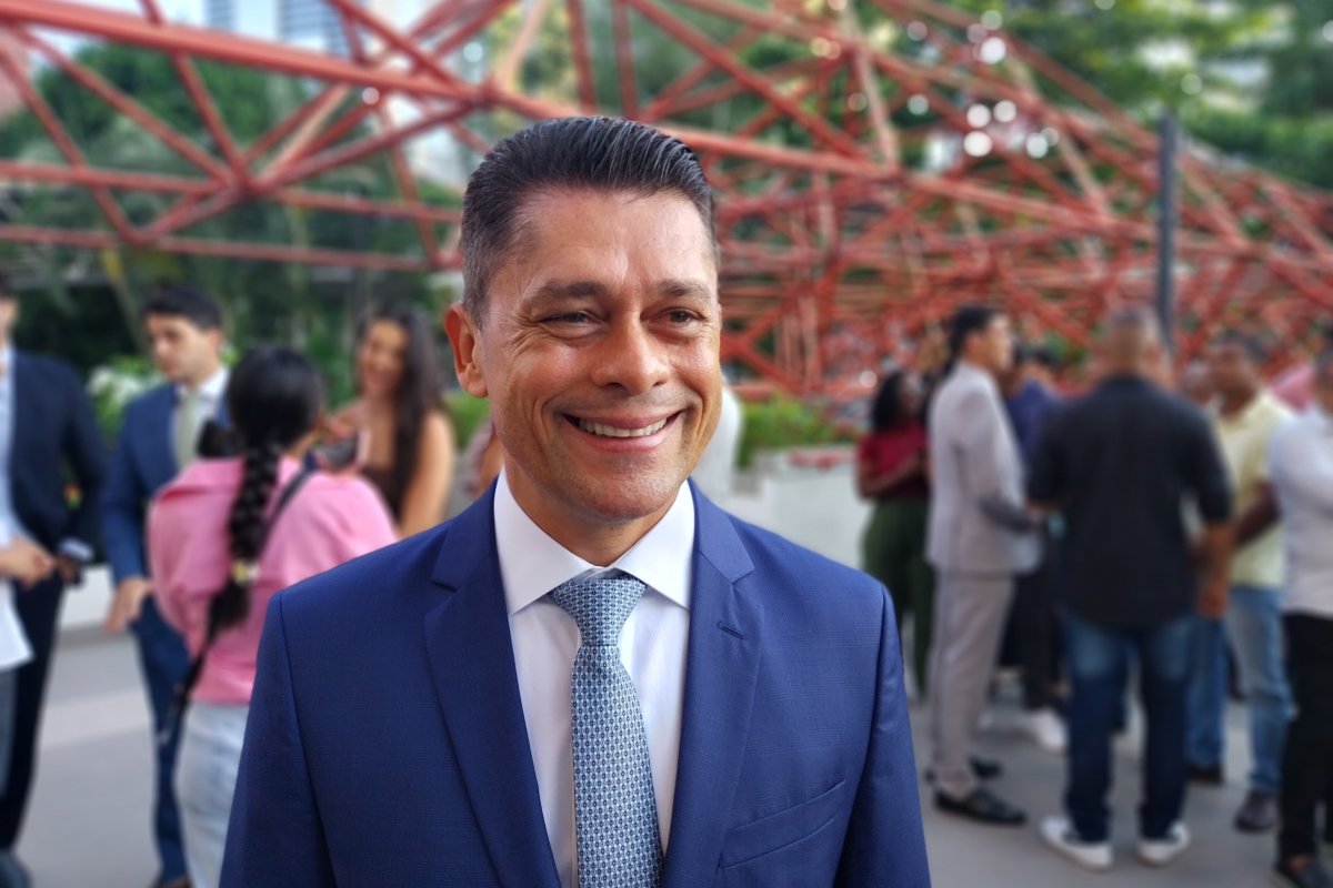Vídeo: Luiz Carlos desconversa sobre retorno à Seinfra, mas reforça liderança do partido na pasta