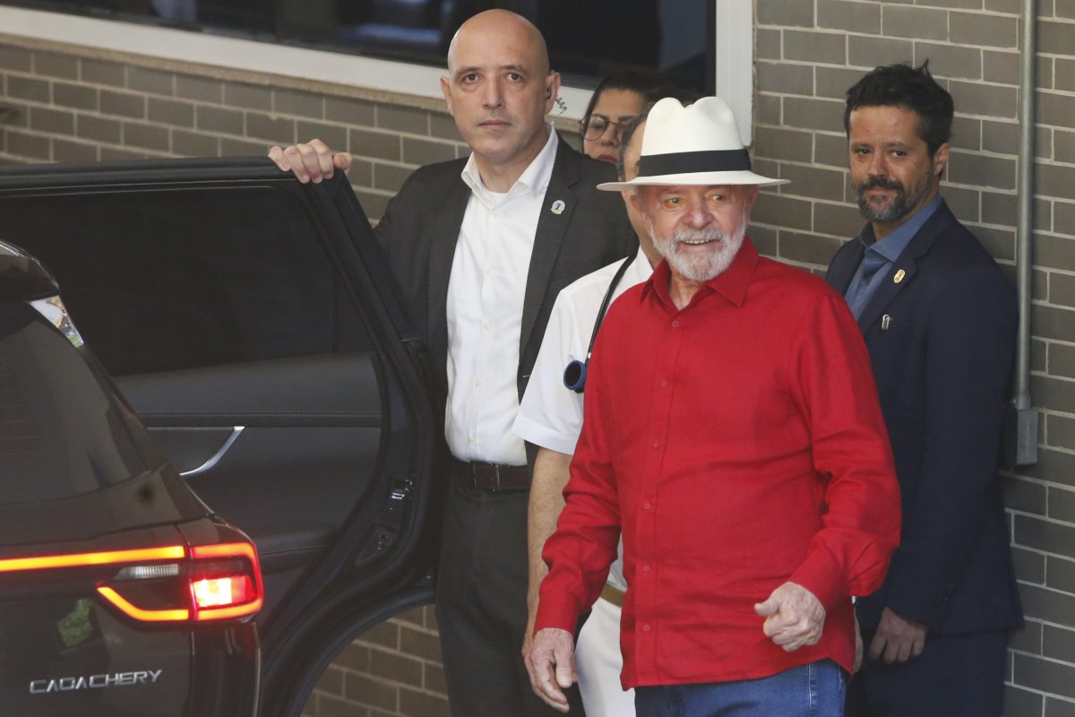 Lula volta direto para o Alvorada, após semana em SP de internação médica