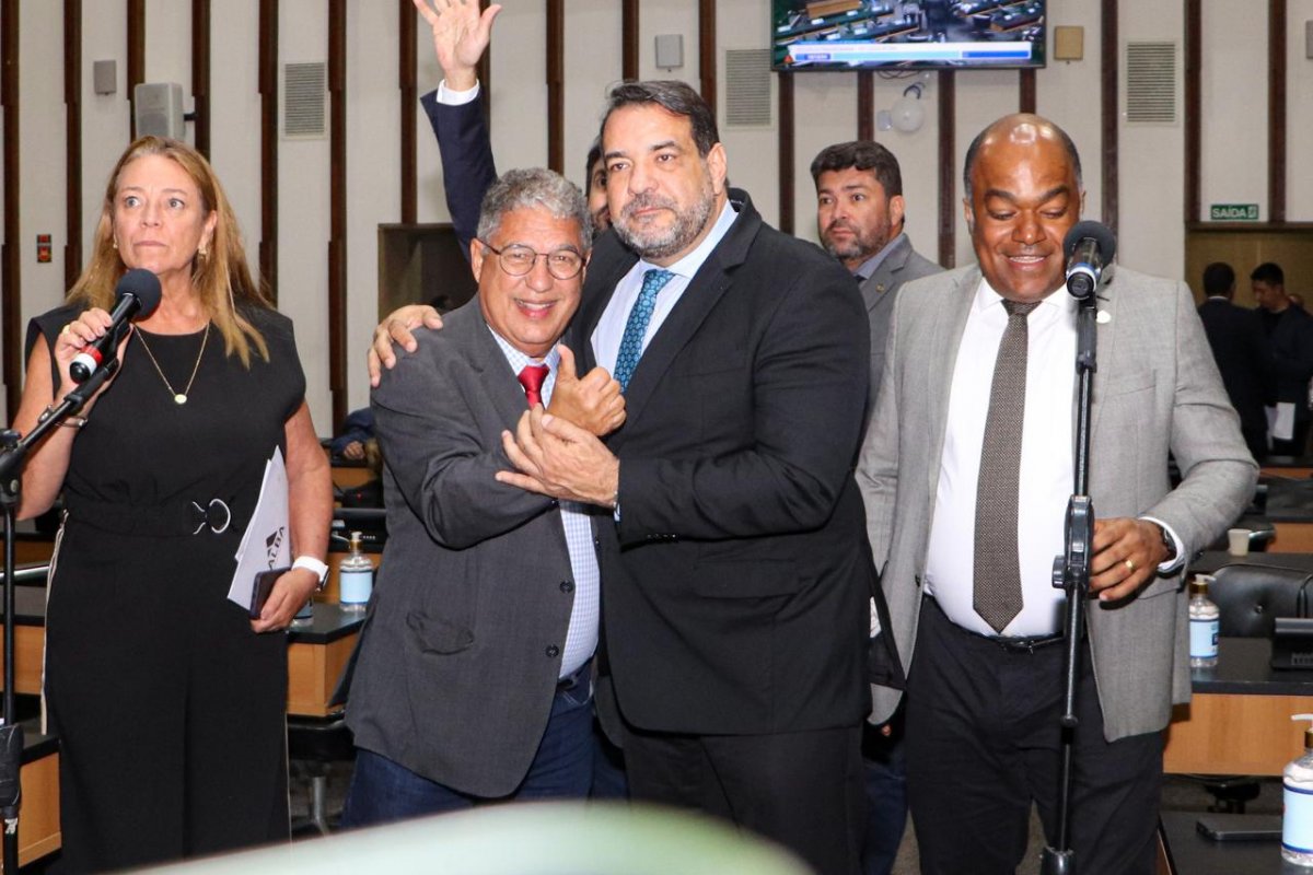 Rosemberg Pinto e Alan Sanches fazem balanço positivo do ano legislativo na ALBA após encerramento