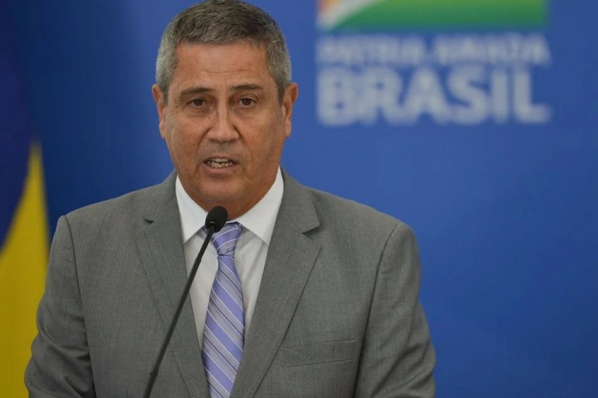 Braga Netto está ‘sereno’ e quer prestar depoimento à PF imediatamente, garante defesa