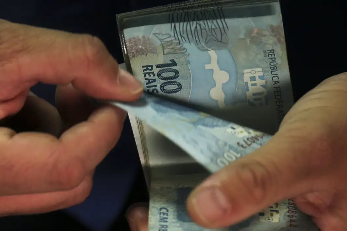 Crédito bancário deve aumentar 10,6% em 2024 e 9,6% em 2025, segundo previsão da BC