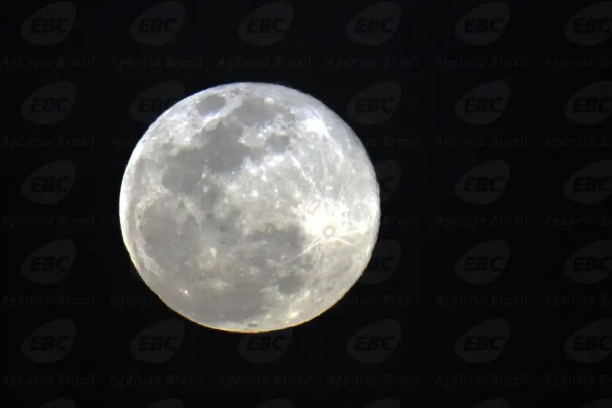 Lua parece ser mais antiga do que se acha, afirma pesquisa