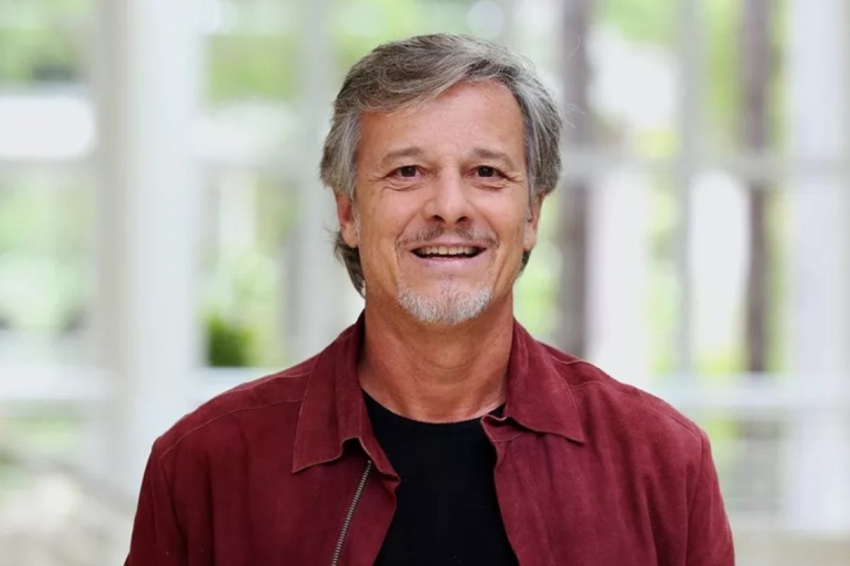 Marcello Novaes publica foto do filhos na web e semelhança impressiona