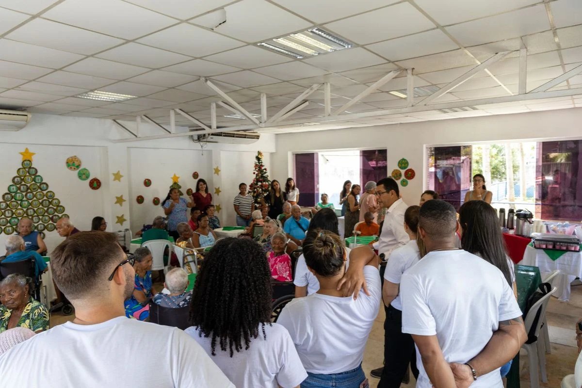 Abrigo de idosos recebe doação de 250 móveis em Salvador