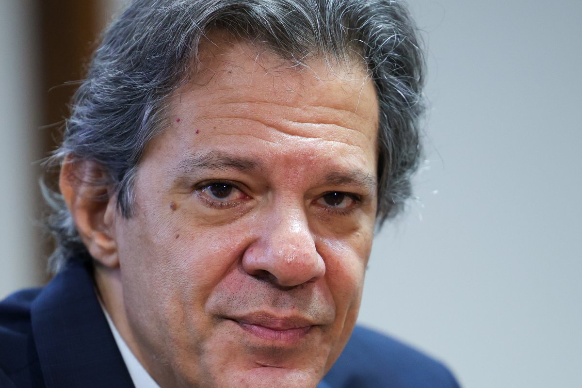 Haddad diz ser preciso corrigir 'escorregada' do dólar, mas sem mirar meta de cotação