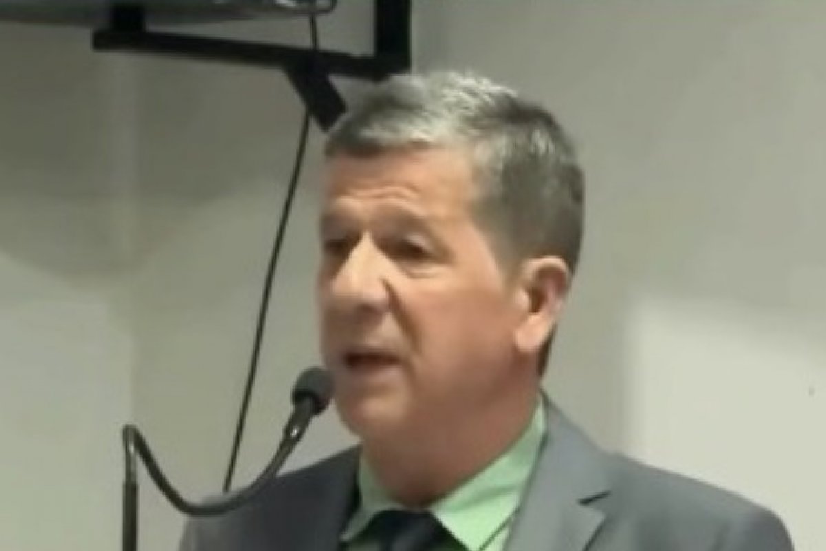 Vídeo: Câmara de Ribeira do Pombal: vereador diz que médico ‘é branco porque tem boas práticas’