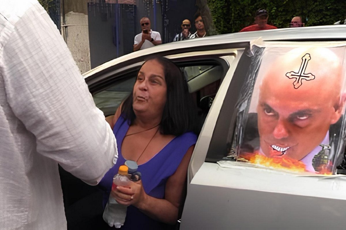 Mulher detida na porta da casa de Lula ganha R$ 13,4 mil de pensão militar