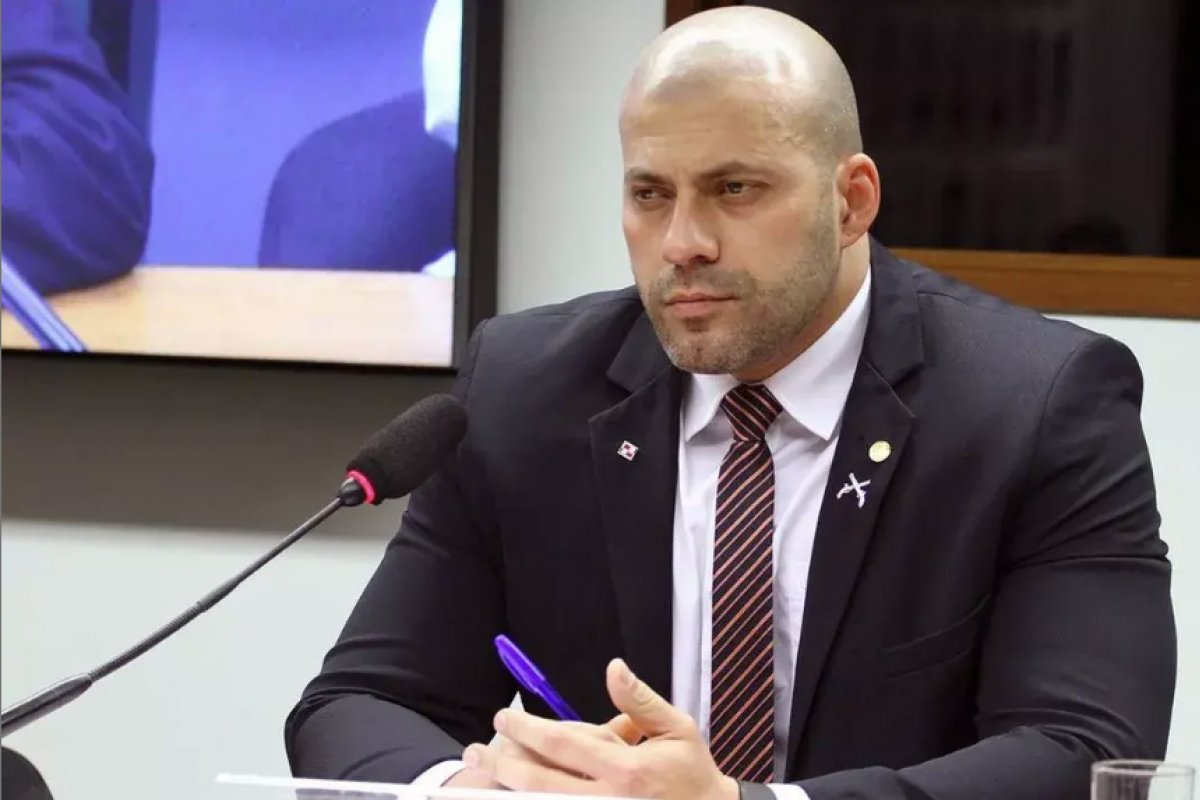 Daniel Silveira deixa colônia agrícola no Rio; ex-deputado cumpre resto da pena com tornozeleira eletrônica