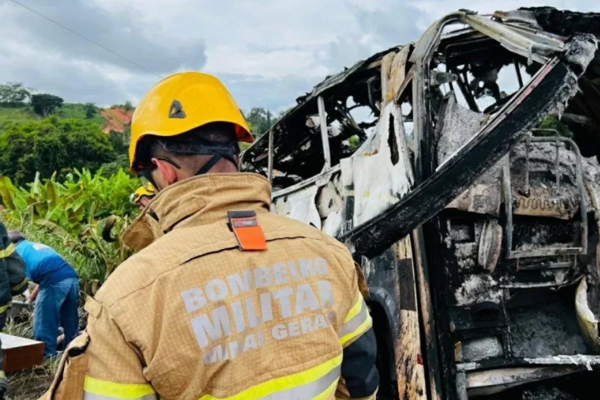 Tragédia em MG: casal e bebê de 1 ano que estavam em ônibus iam passar Natal na Bahia