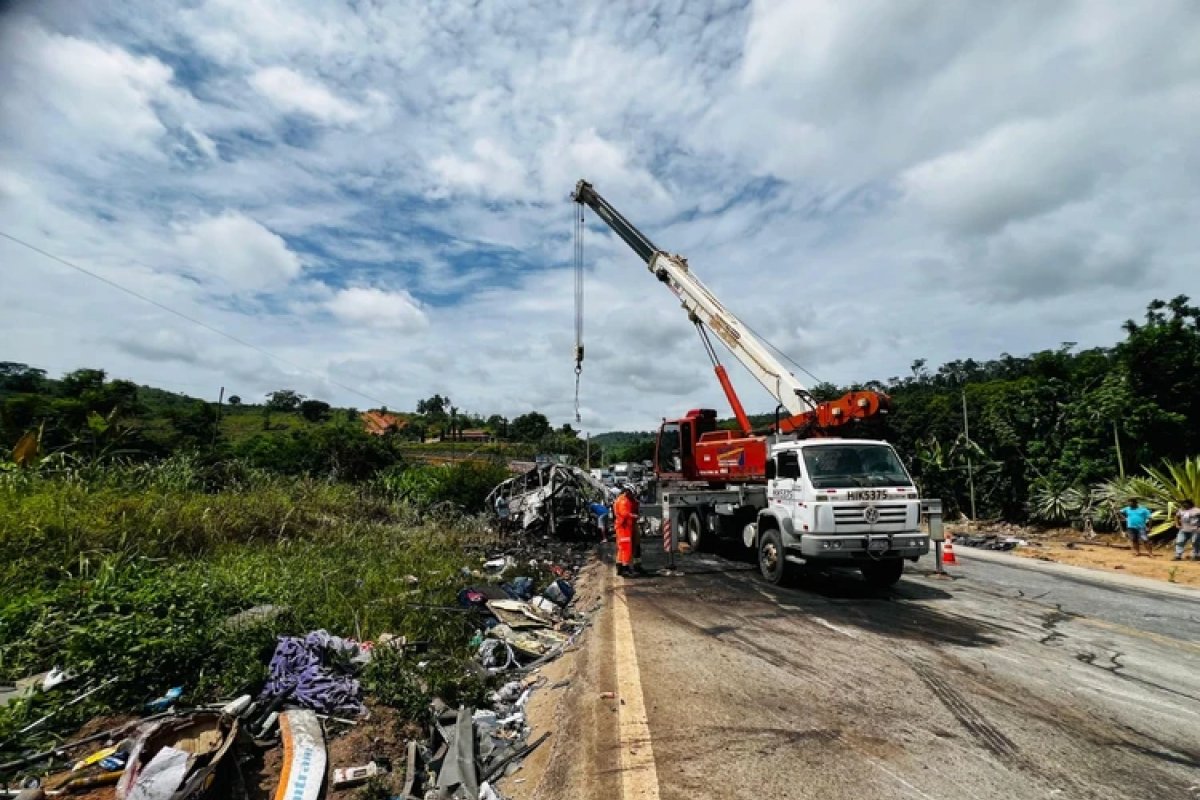 Rodovia de tragédia que matou 38 pessoas em MG é líder em acidentes fatais, diz CNT
