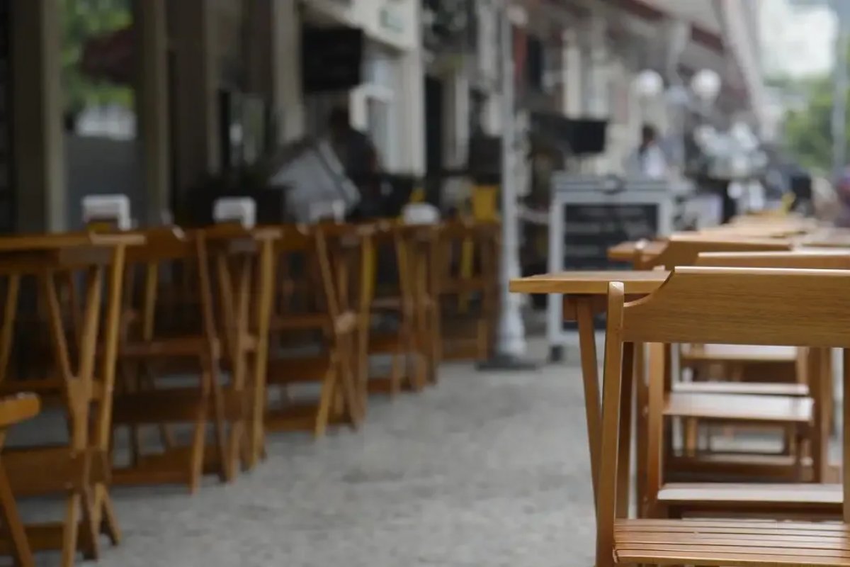 Garçom é baleado após tentar intervir em discussão em bar na Pituba