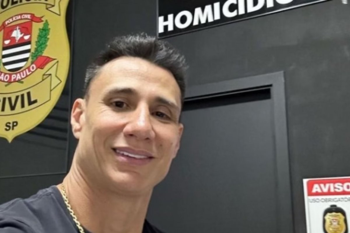 Policial civil citado por delator do PCC se entrega e é preso em Santos